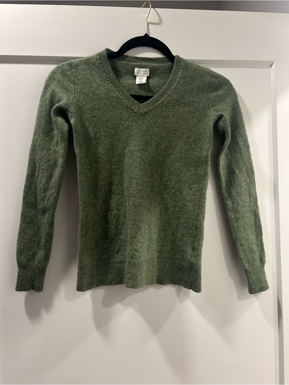 Aspen Women's Classic V-Neck Sweater in Olive Green
